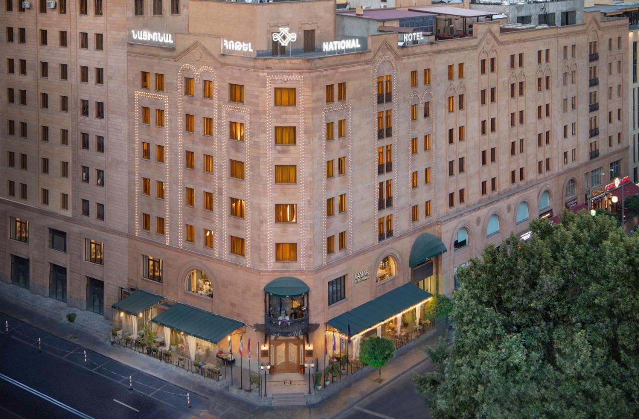 国家大酒店 耶烈万 外观 照片 The hotel in 2012