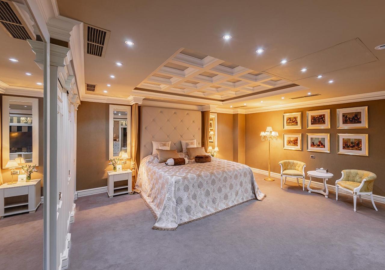 国家大酒店 耶烈万 外观 照片 A bedroom at the hotel