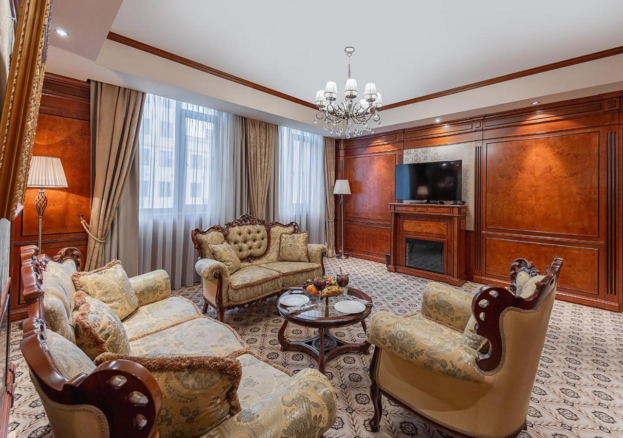 国家大酒店 耶烈万 外观 照片 Suite at the Grand Hotel