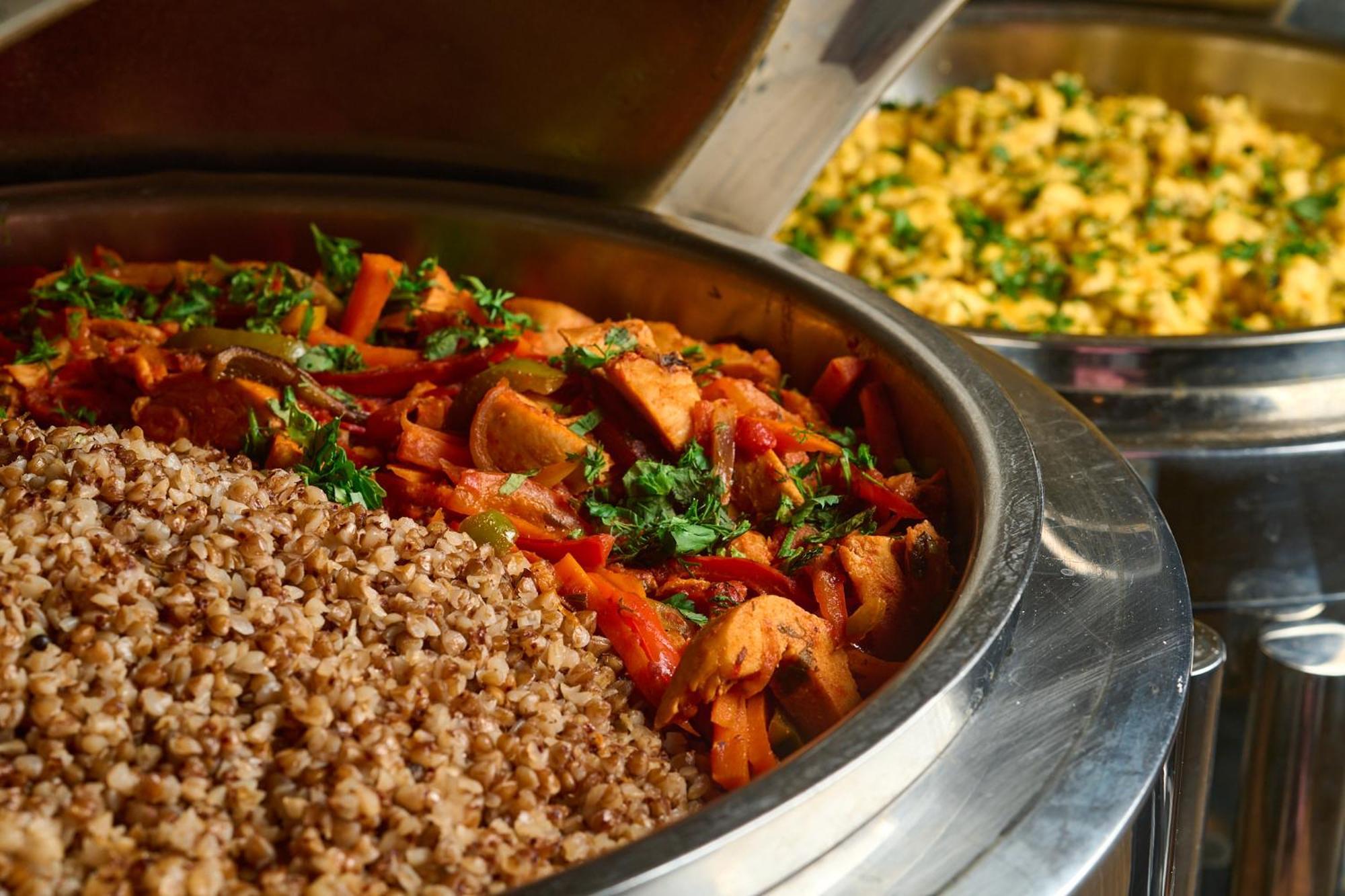 国家大酒店 耶烈万 外观 照片 Wheatberry pilaf